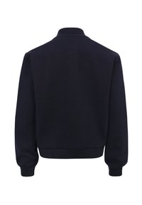Navyblauw sweatshirt met hoge kraag, lange mouwen en geribde manchetten en onderrand. Zachte stoftextuur zonder patronen of versieringen.