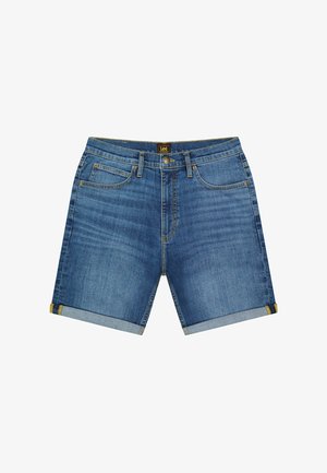 Blaue Jeansshorts mit umgeschlagenen Säumen, Vordertaschen, Gürtelschlaufen und Knopfleiste, versehen mit einem kleinen Lee-Logo am Bund.