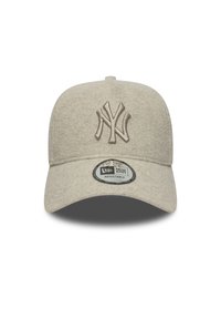 Svetlosivá vlnená čiapka so štruktúrovaným tvarom, vyšívané logo NY v béžovej farbe a nastaviteľný remienok na zadnej strane. Branding New Era na vnútornom štítku.