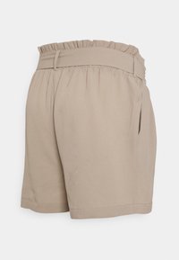 Pieces Maternity PMAVERY - Calções - silver mink