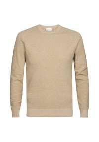 Beige stickad tröja med rund halsringning, räfflade ärmslut och nederkant, med en subtil texturerad mönster. Klassisk passform och mjukt material.