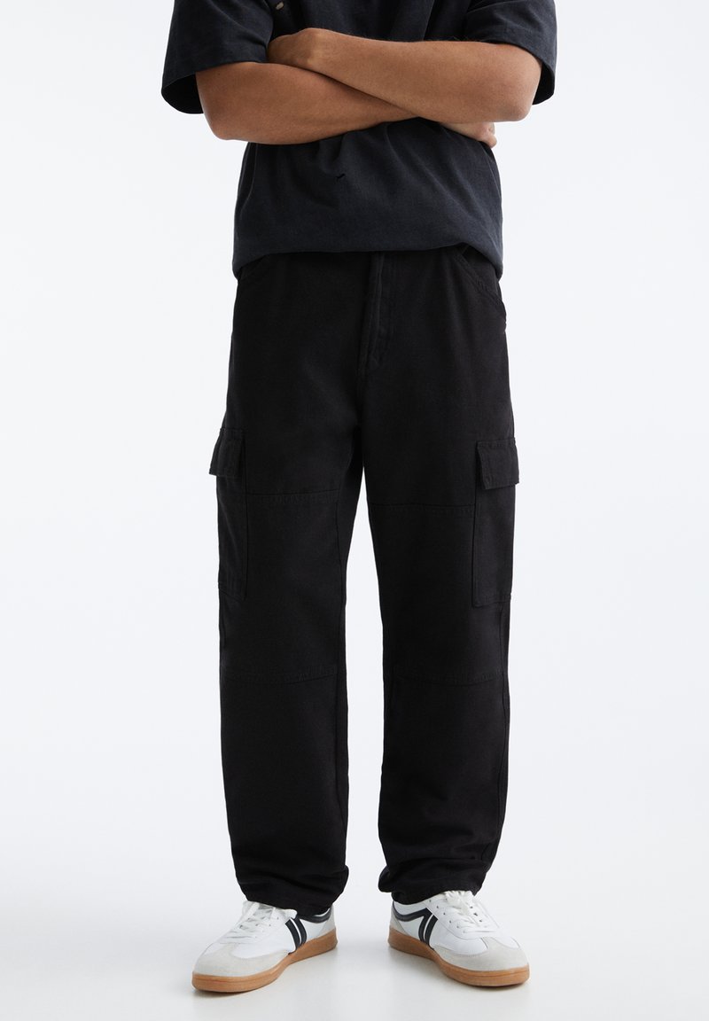 PULL&BEAR Cargo trousers black Zalando