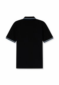 Schwarz-polohemd aus einem strukturierten Stoff, mit Kragen und kurzen Ärmeln. Mit einem blauen und weißen gestreiften Besatz am Kragen und an den Ärmeln akzentuiert.