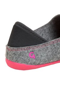 Gottstein Hausschuh - grey raspberry