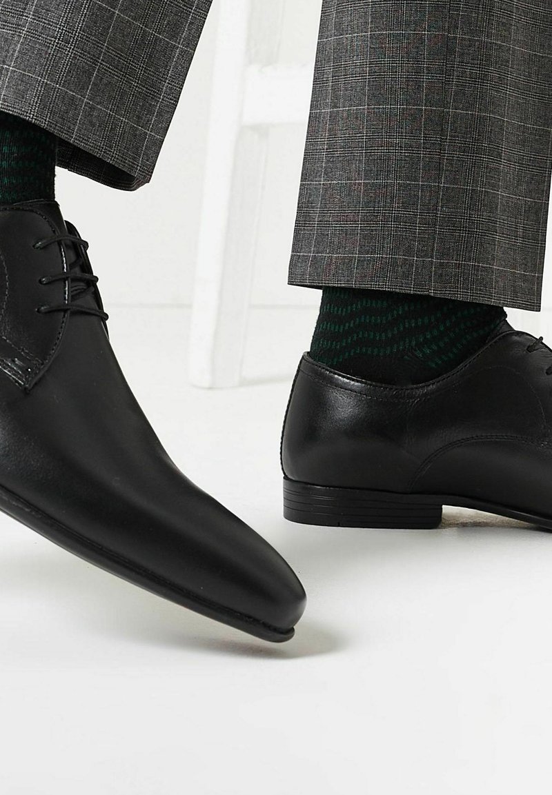 Next PLAIN DERBY - Klassiset nauhakengät - black