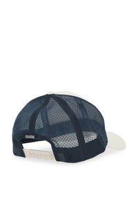Cappellino blu navy con retro in rete, pannello frontale bianco, cintura regolabile e un'etichetta "SEASIDE" vicino al retro. Texture liscia e design sportivo.
