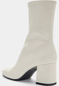 bottine pull and bear