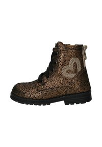 Metalen bronzen enkellaars met een gebroken textuur, zwarte veters en een hartontwerp in beige aan de zijkant. Stevige zwarte rubberen zool.