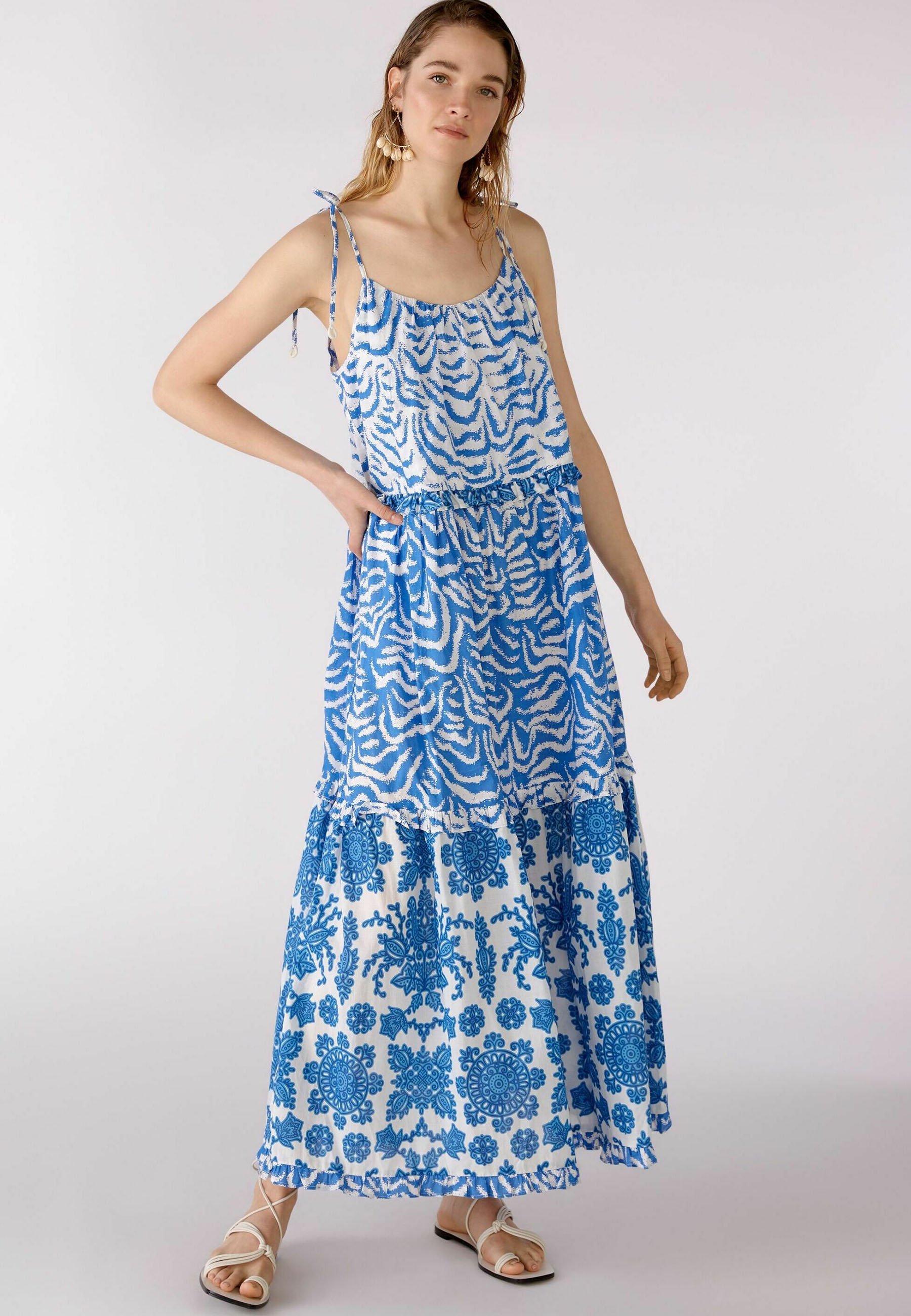 Oui MAXI ÜBERALL IM SOMMER - Maxikleid - white blue/blau - Zalando.de