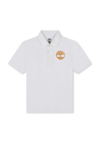 Chemise polo blanche en coton, ornée d'un logo d'arbre doré sur la poitrine gauche. Col classique et manches courtes avec une texture lisse.