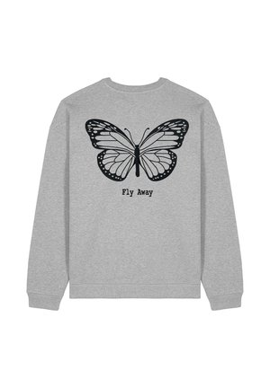 Grijze sweatshirt met een grote zwarte vlinderprint met gedetailleerde vleugels en de tekst "Fly Away" onder het ontwerp.