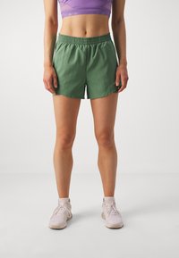 adidas Performance W MIN 2IN1 SHO - Sportiniai šortai - preloved green