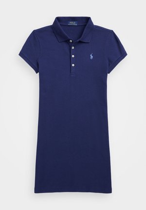 Robe polo bleu marine à manches courtes avec col, trois boutons et petit logo brodé sur la poitrine.