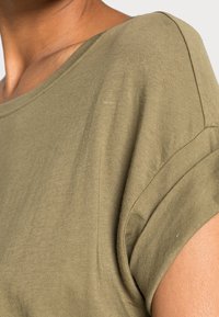 Marc O'Polo DENIM Jednoduché tričko - olive