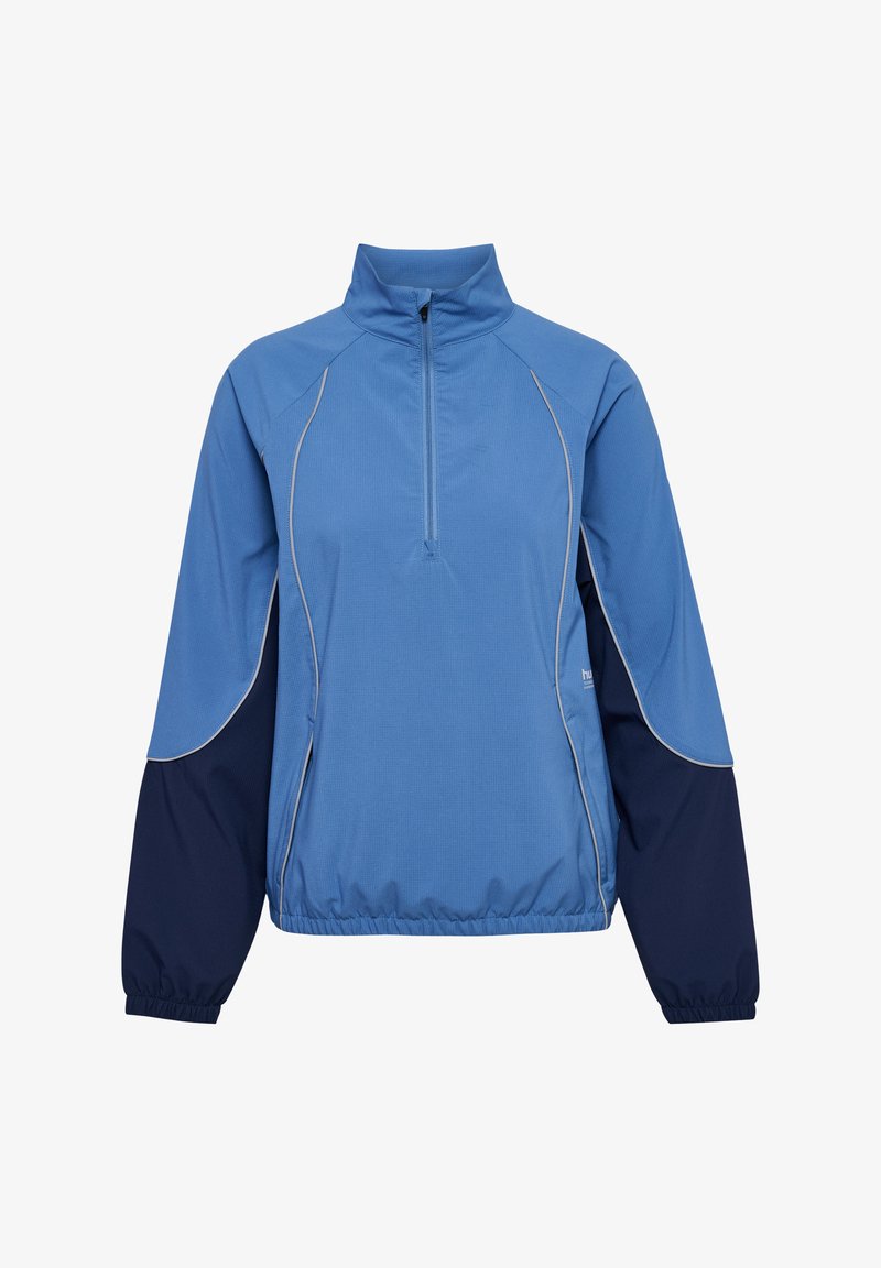 Lyseblå polyester pullover jakke med halv-zip krave, kontrasterende marineblå ærmer, elastiske manchetter og reflekterende piping-detaljer.