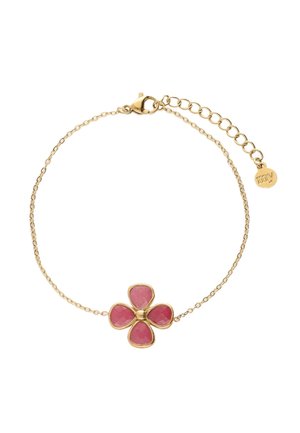Gouden kettingarmband met een roze bloemenbedel met vier bloemblaadjes en een centrale kraal, textuuraccenten en een verstelbare sluiting.