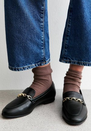 WIDE FIT CHAIN TRIM LOAFERS - Zapatos sin cordones - black