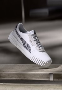Puma - CARINA 3.0 SNAKE CHIC - Trainers - white vapor gray aged silver Thumbnail Image 1