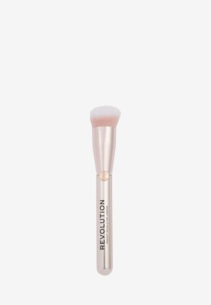 REVOLUTION CREATE ANGLED FOUNDATION BRUSH - Make-upkwastje - angled foundation r8