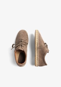 Scalpers Pantofi casual cu șiret - taupe