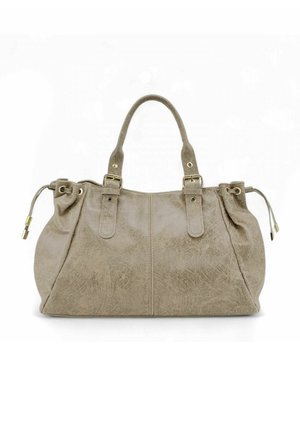 Sac à main en similicuir beige avec deux anses supérieures, côtés froncés et accents en métal doré. Texture lisse, espace de rangement généreux.