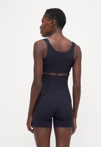 MAGIC Bodyfashion BODY CONTROL BERMUDA - Shapewear - black