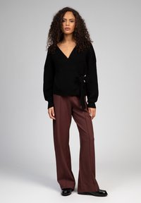 AN'GE Pantalon classique - chocolat