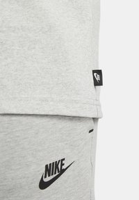 M NSW PREM ESSNTL TEE - T-shirt basic - dark grey heather