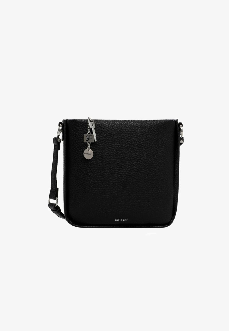 Borsa a tracolla nera in pelle con una finitura testurizzata, hardware in argento, chiusura a zip e tracolla regolabile. Presenta un'etichetta e un logo del marchio.