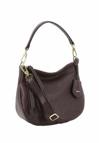 Bolso de mano de cuero marrón texturizado con forma curva, cierre superior con cremallera, asa corta, correa de hombro desmontable y detalles en hardware tono dorado.