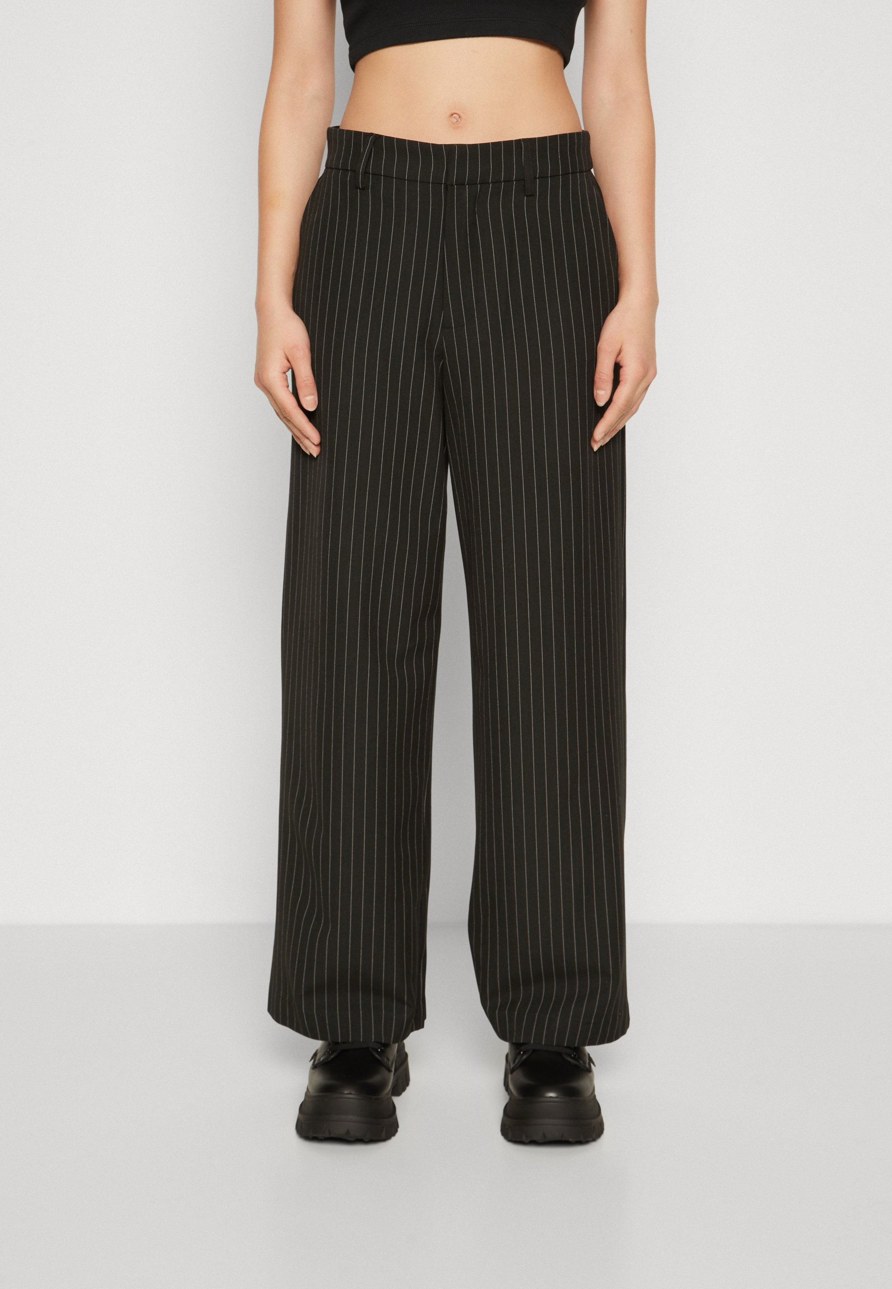 ONLY ONLNINKA WIDE PINSTRIPE - Trousers - black - Zalando 