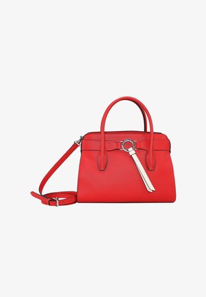 Borsa a mano in pelle rossa con due manici superiori, una tracolla rimovibile e un elegante pon-pon bianco decorativo. Presenta un design elegante e dettagli in metallo.