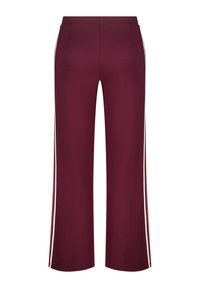 Bordeaux wijde broek met een soepele textuur, elastische tailleband en witte zijkanten voor contrast. Er zijn geen zichtbare zakken.