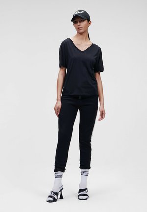 DOUBLE V NECK LOGO - T-Shirt print - black