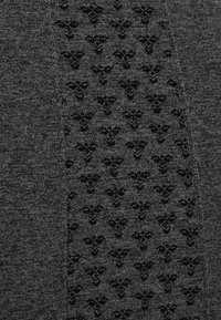 Hummel Triko s potiskem - mottled black
