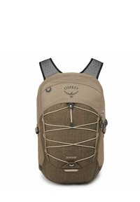 Sac à dos Quasar en tissu marron clair et marron foncé, avec une fermeture éclair à l'avant, des détails en cordon élastique et des bretelles matelassées en mesh.