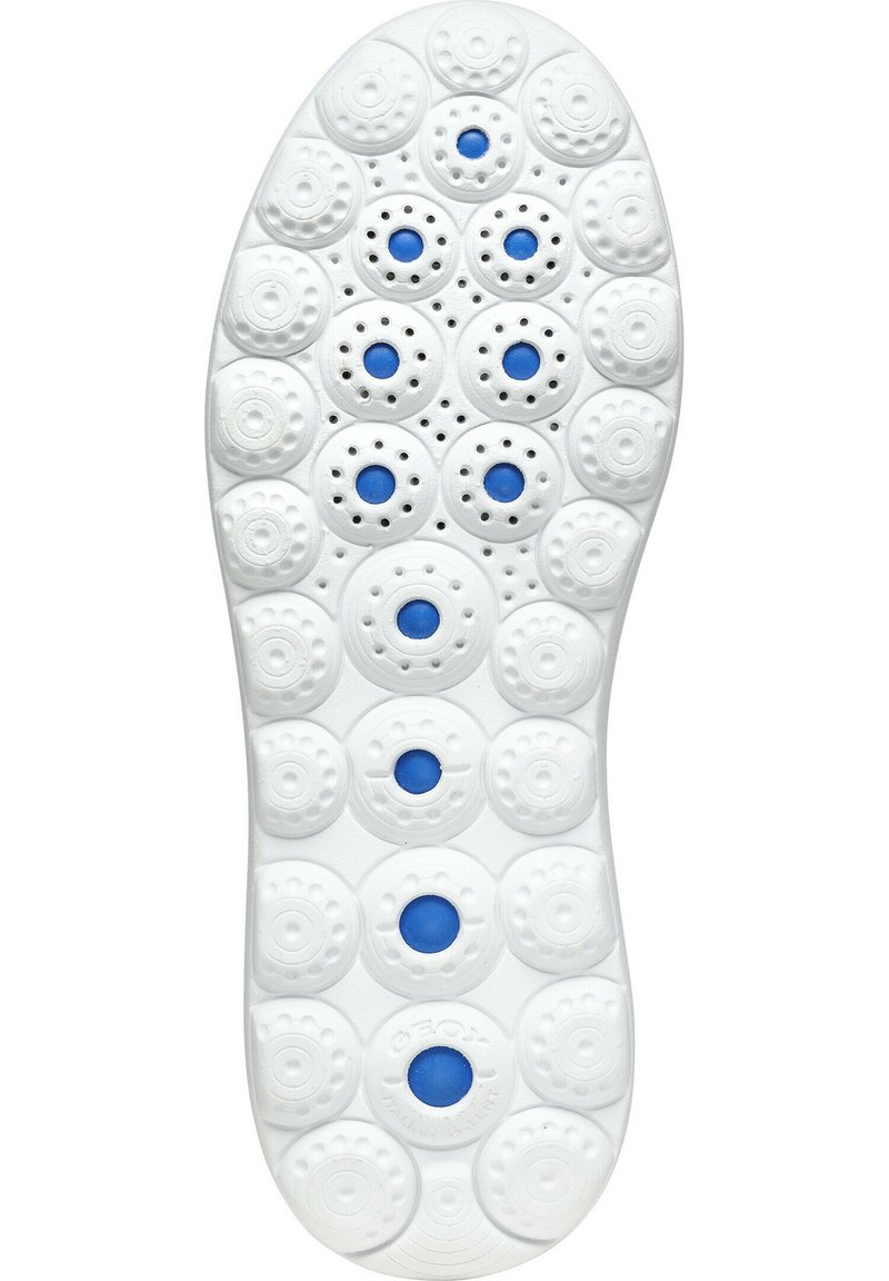 Witte schoenzool met cirkelvormige, verhoogde patronen en strategisch geplaatste blauwe accenten. Bevat ventilatiegaten voor ademend vermogen.