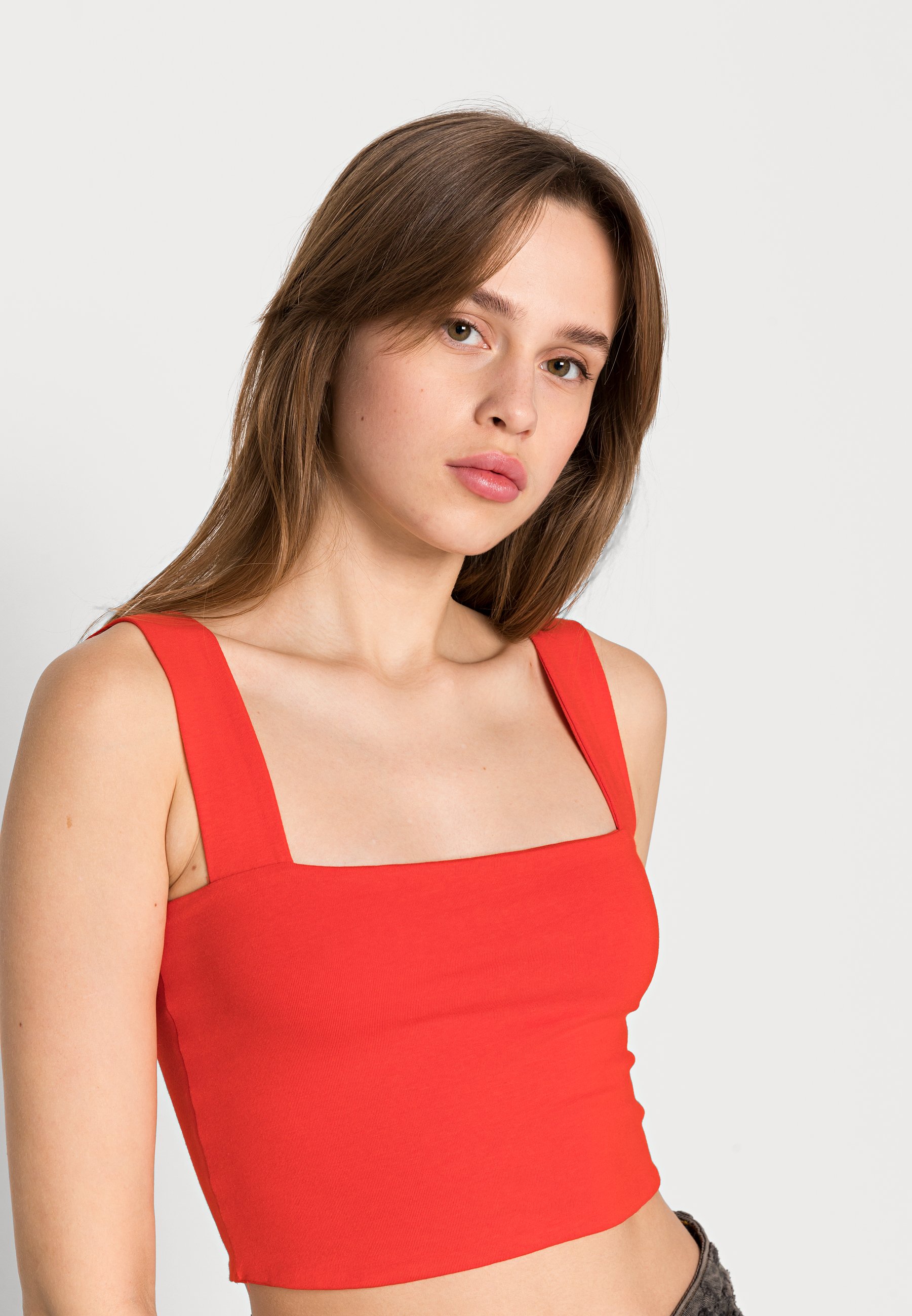 Cotton On WIDE STRAP STRAIGHT NECK CROP 