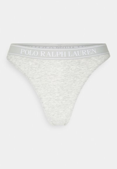 Tanga gris de tela suave, con una cinturilla gris claro grabada con "POLO RALPH LAUREN" en letras blancas.
