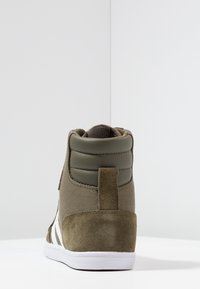 Hummel SLIMMER STADIL - Sapatilhas de cano alto - dark olive