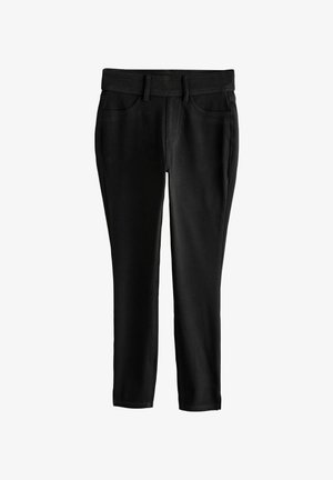 Pantaloni neri slim fit con tasche frontali, passanti per cintura e design della gamba a taglio conico.