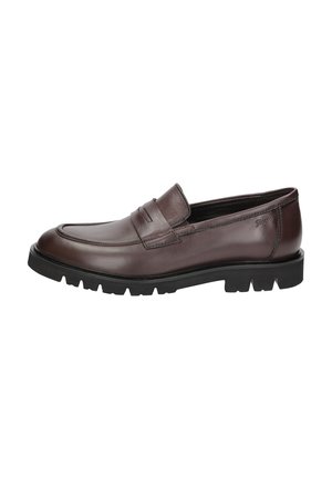 Brauner Leder-Pennyloafer mit schwarzer, massiver Sohle und detaillierter Naht, seitlich auf weißem Hintergrund dargestellt.