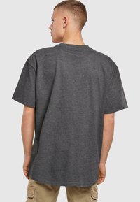 Merchcode HAPPINES HEAVY  TEE - Marškinėliai su spaudiniu - charcoal