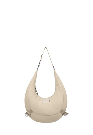 Beige, gepolsterte Hobo-Tasche in übergroßer Form. Verfügt über einen Schultergurt, seitliche Schnallen und ein vorderes Logo-Patch. Glatte Textur.