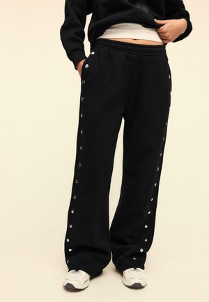 STUD-DETAIL JOGGER - Stoffhose - black