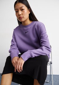 Nike Sportswear CREW - Felpa - daybreak/(black)