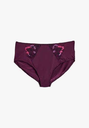 Lilla højhalsede undertøj lavet af glat materiale med blomsterbroderi i pink og lilla, med delikat blonderkant langs kanterne.