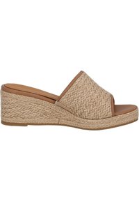 Wedge sandaal met een gevlochten bovenkant van natuurlijk vezel, open teen en een tan leren band. Voorzien van een gestructureerde in jute gewikkelde wedge hak.