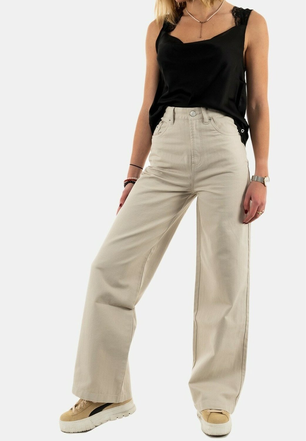tommy jeans beige