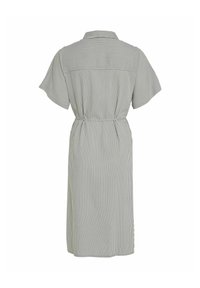 Pruhované šaty s krátkými rukávy, límečkem a páskem. Vyrobené z lehkého materiálu s jemnou texturou, zdobené vertikálními zelenými a bílými pruhy.